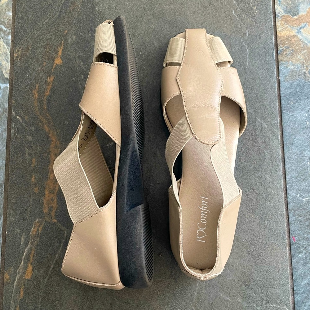 I Love comfort beige/tan sandals